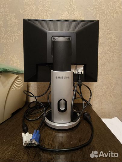 Монитор Samsung 940FN