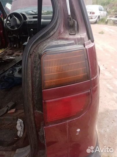Фонарь задний Mitsubishi Space Wagon 2 1992