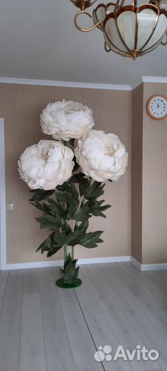 Букет из ростовых цветов, фотозона