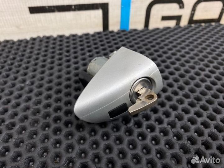 Личинка замка Mercedes-Benz B-Class W245 266.940