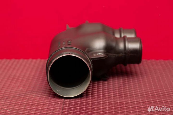 Патрубок впускной системы Toyota Land Cruiser 200