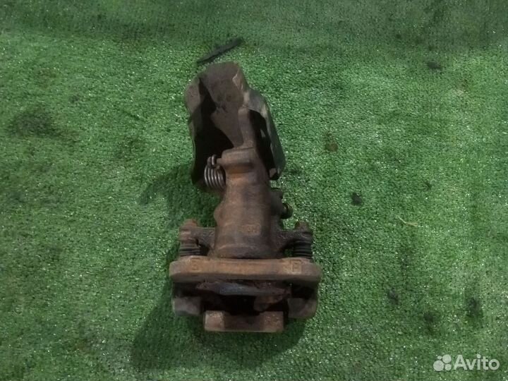 Суппорт задний правый Honda Accord 5