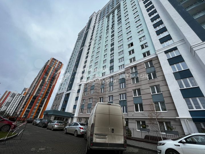 3-к. квартира, 88 м², 1/25 эт.