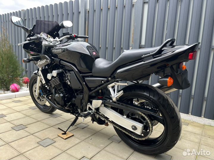 Yamaha FZS 600 Fazer