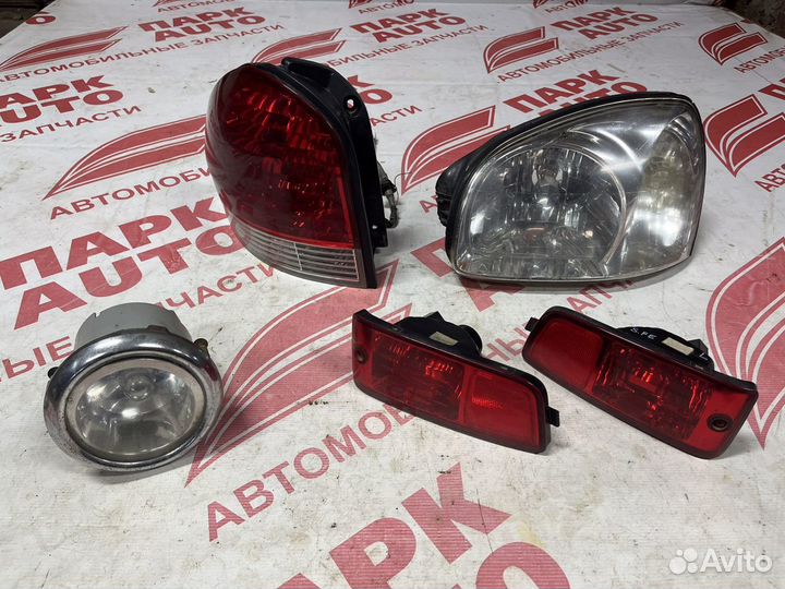 Фара фонари Hyundai Santa Fe 2010