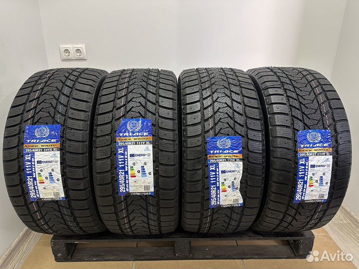 Tri Ace Snow White II 295/40 R21 111V