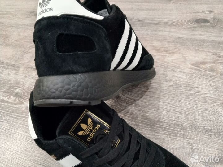 Кроссовки новые