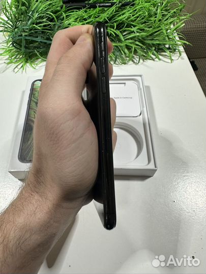 iPhone Xs, 64 ГБ