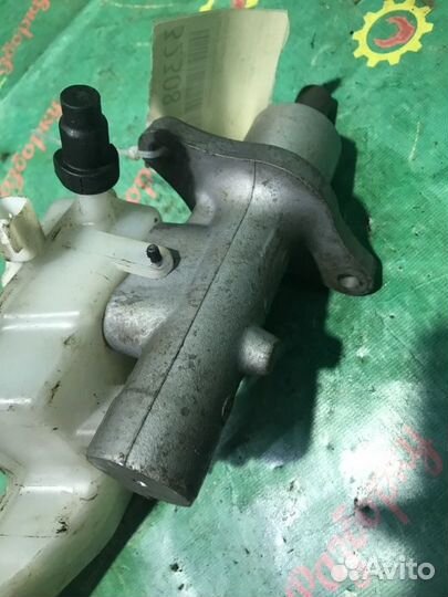 Главный тормозной цилиндр Mazda 3 седан 1.6