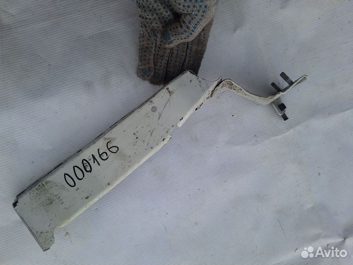 Кронштейн крыла правый Audi A4 B8 2007