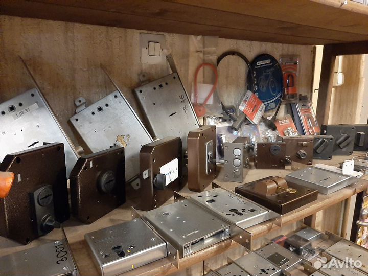 Замки врезные и накладные для дверей и гаражей