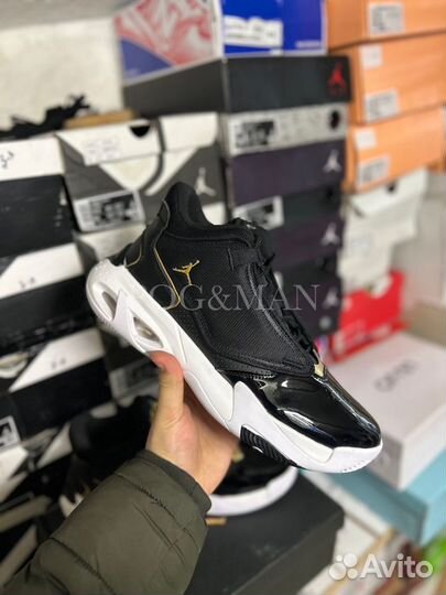 Кроссовки Nike Air Jordan Max Aura 4