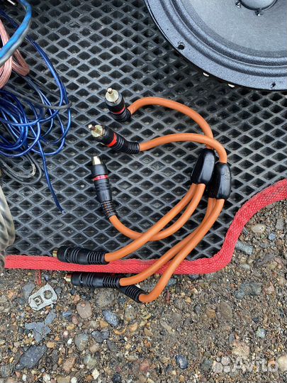 Сабвуфер, динамики, усилители и проводка