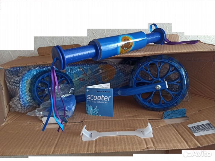 Новый трёхколёсный самокат Scooter в коробке