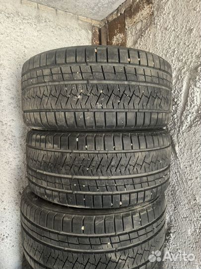 Triangle Snowlink TWT02 245/40 R18