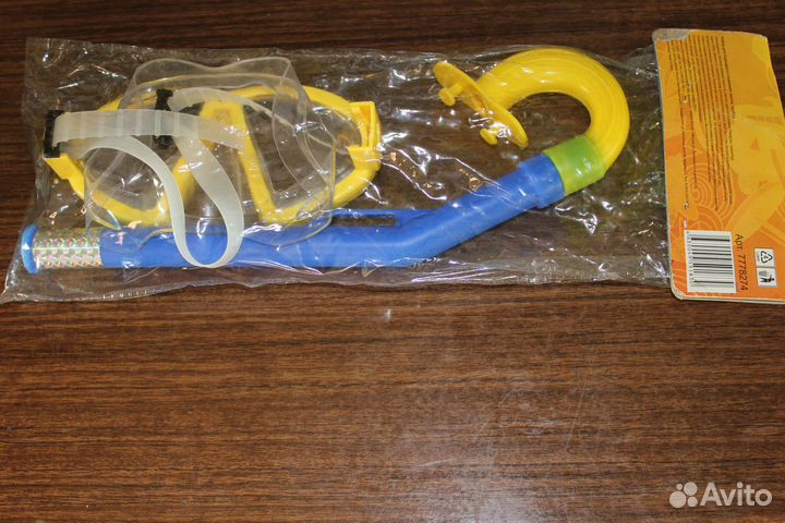 Набор для подводного плавания: маска и трубка