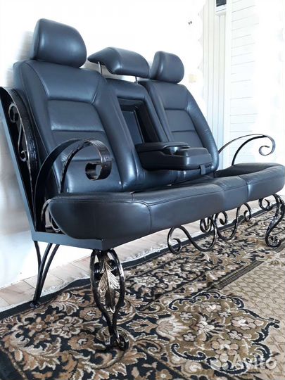 Кожанное кресло