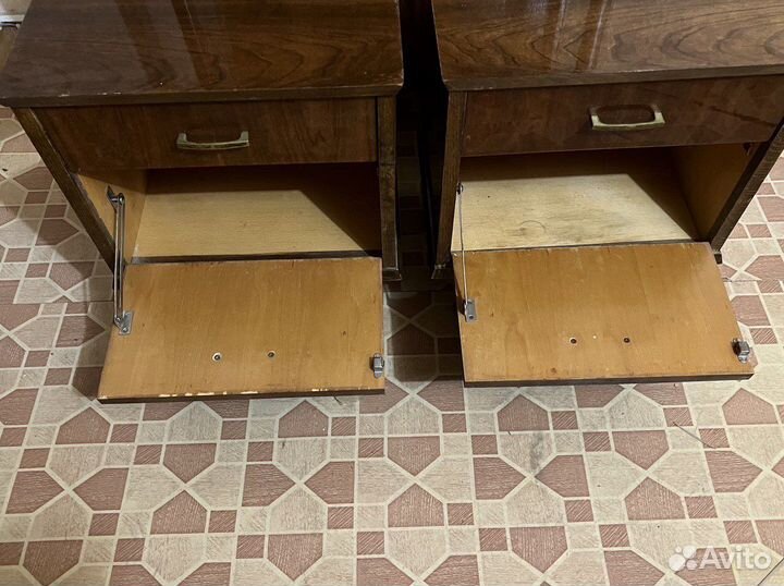 Прикроватные тумбочки