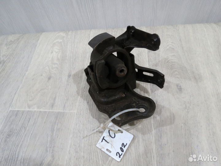 Опора кпп Toyota Corolla 150