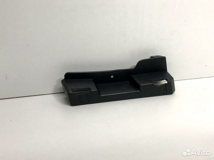 Кронштейн переднего бампера правый Daewoo Nexia N1