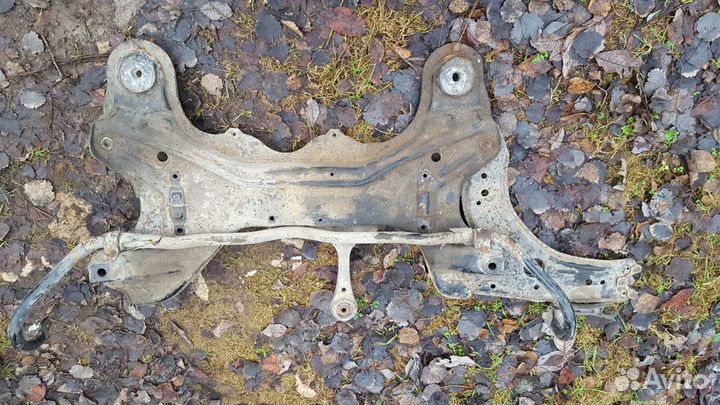 Балка подмоторная для VW Golf IV/Bora