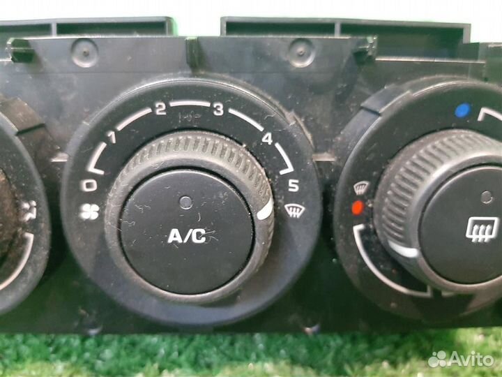 Панель управления отопителя Citroen C3 Picasso 20