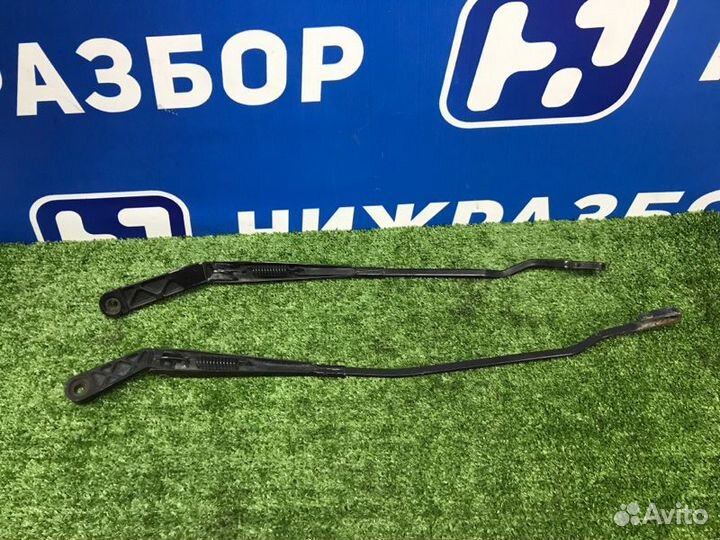 Поводок стеклоочистителя к-кт передний Volkswagen