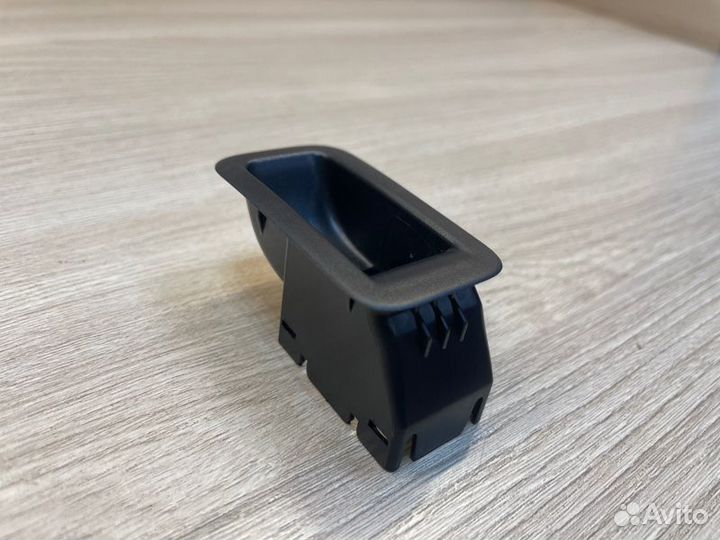 Накладка кнопки стеклоподъемника Volkswagen Polo