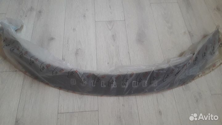 Мухобойка на Mitsubishi Outlander XL с 2007 г