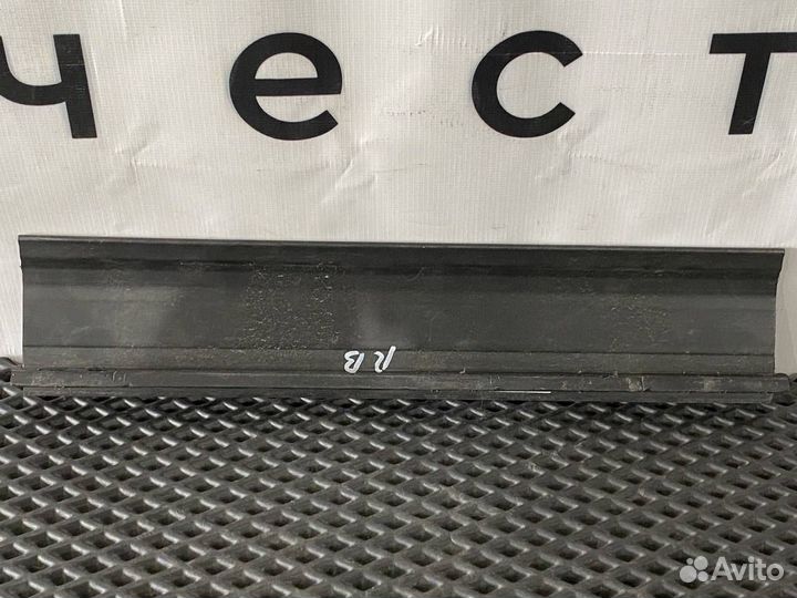 Резинка спойлера Volvo FH4 82632487