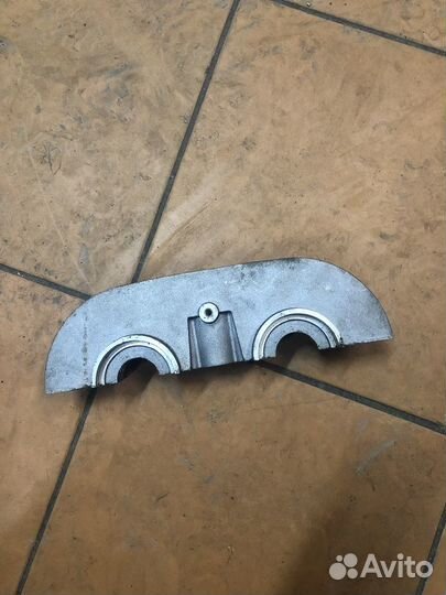 Крышка распредвалов Ford Focus 2