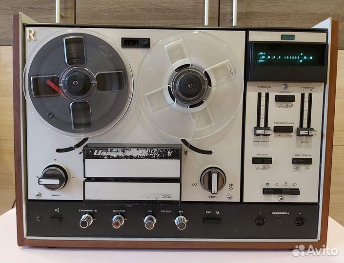 Катушечный магнитофон Илеть-101 электр. индикатор