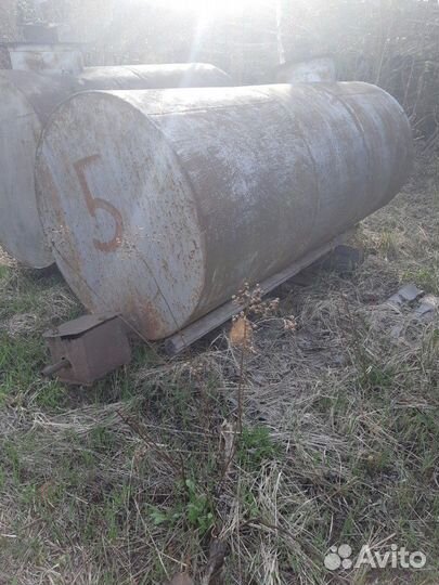 Емкость металлическая б/у