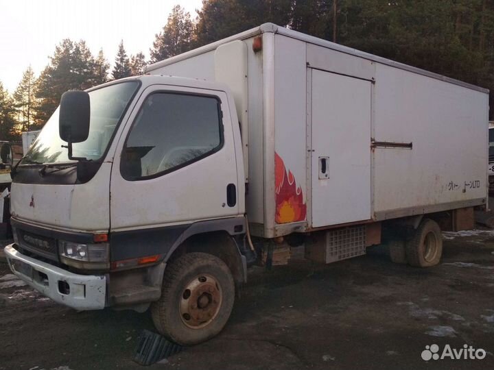 Кабина широкая Митсубиси Кантер по запчастям