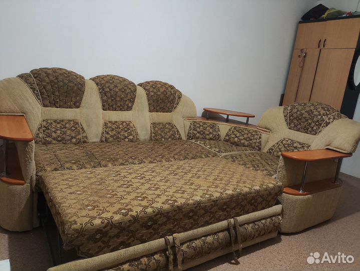 Большой угловой диван бу