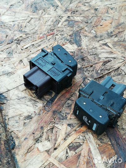 Кнопка обогрева сиденья марч к12 Nissan Micra 1.2