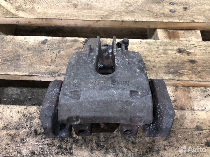 Суппорт тормозной задний правый Bmw 5 E60 N52B25