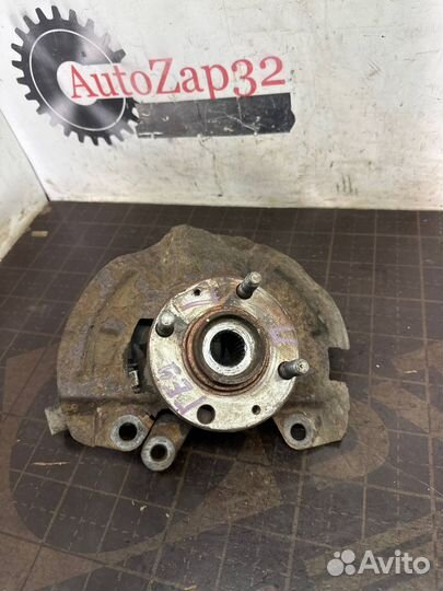 Кулак передний левый Hyundai Getz