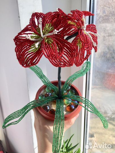 Цветок из бисера