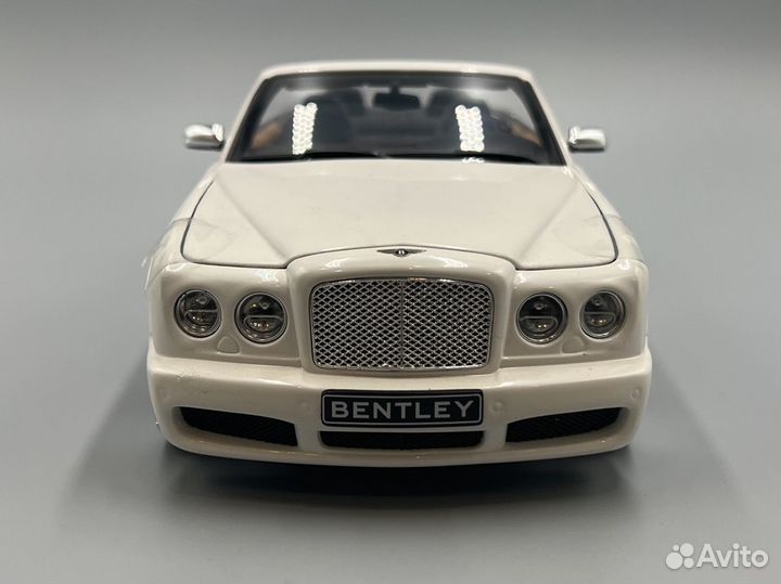Minichamps Bentley Azure 1:18 100139502