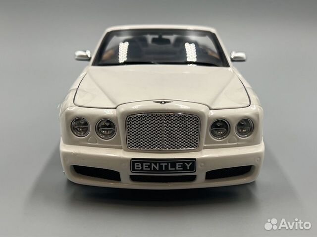 Minichamps Bentley Azure 1:18 100139502