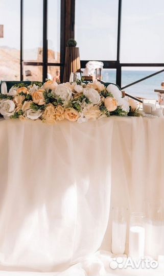 Искусственные цветы на свадебный стол