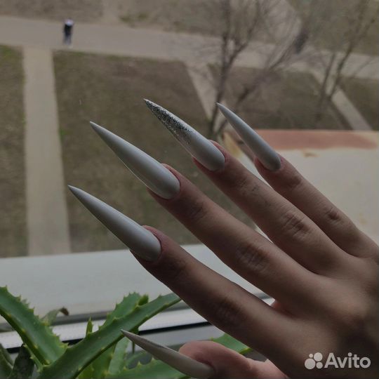 Маникюр с покрытием гель-лаком