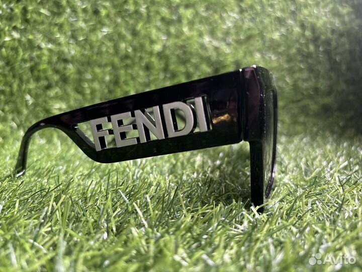Солнцезащитные очки fendi женские