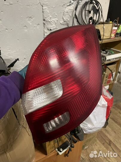 Фонарь правый Skoda Fabia 2 2007-2015