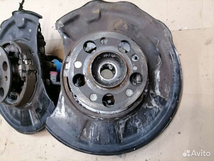 Кулаки задние для мерседеса Е 211