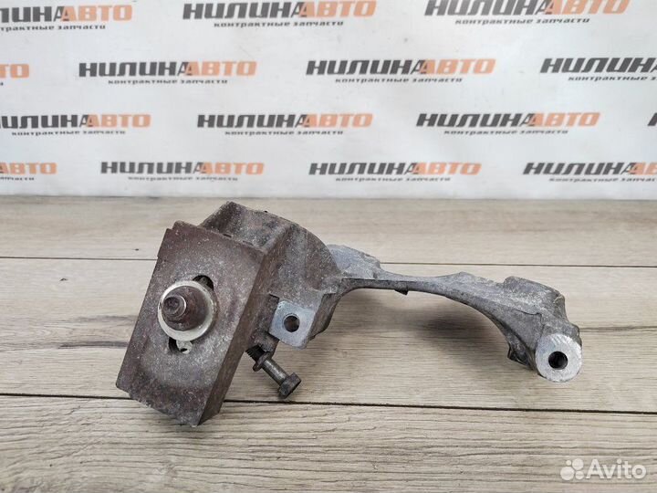 Кронштейн генератора Nissan Note 1 E11 1.6 HR16DE