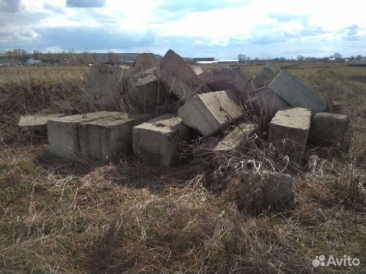 Бетонные блоки для фундамента бу