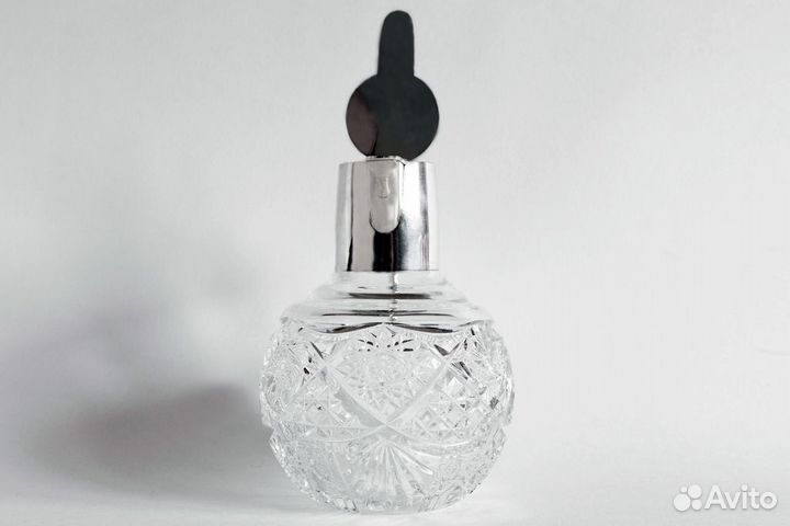 Старинный графин для вина