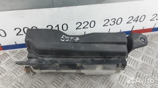 Блок предохранителей toyota avensis T25 (5ST07M103